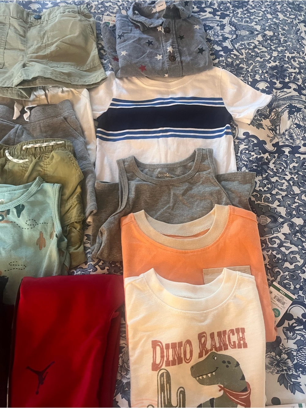 LOT- Boys 18M Onsies, T-shirts, Shorts, pants (19 Pieces) - Picture 4 of 5